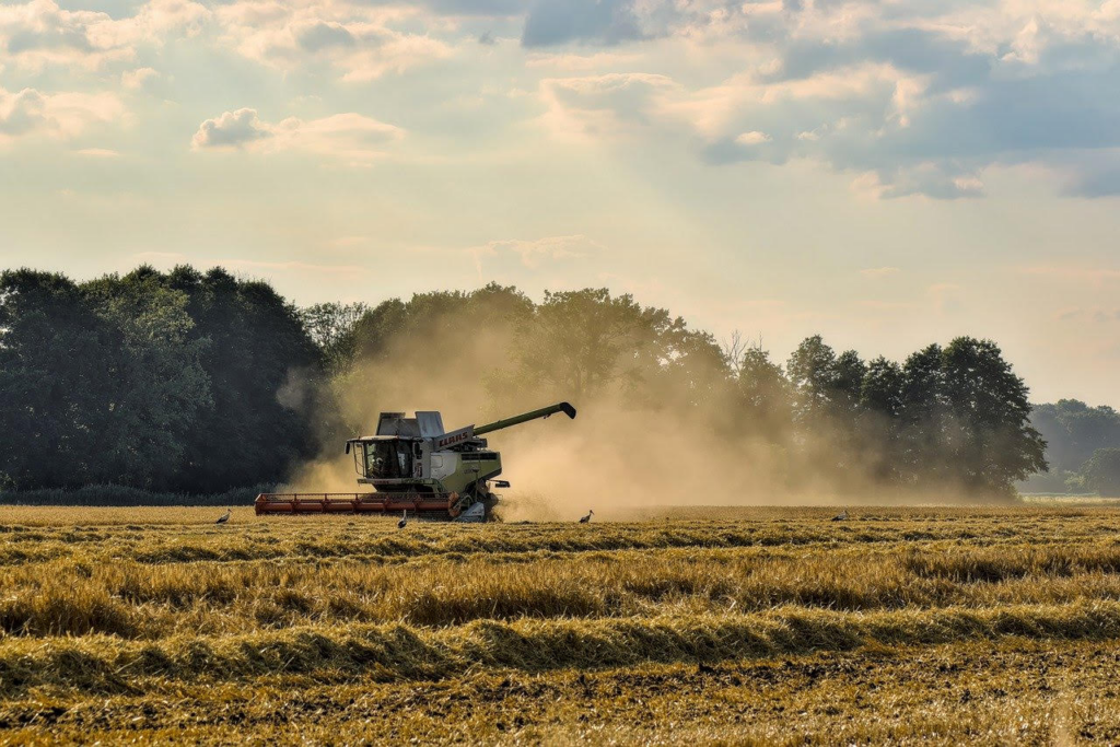 máquina agrícola, colheitadeira, tecnologia